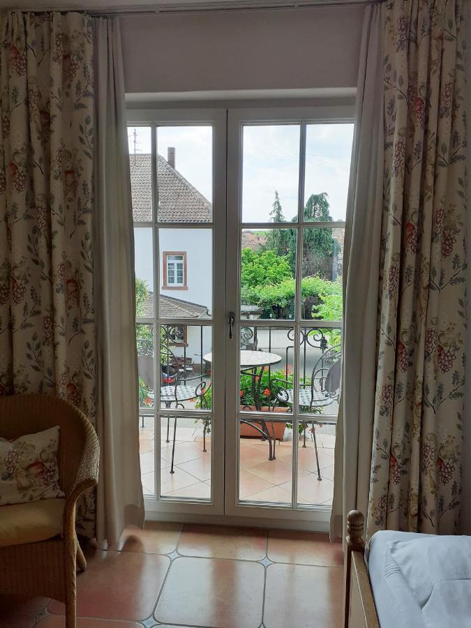 Das Landhotel Weingut Gernert Sankt Martin Esterno foto
